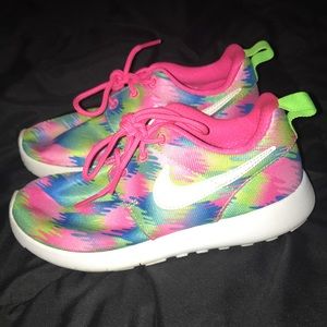 Little girls Nike Roshe